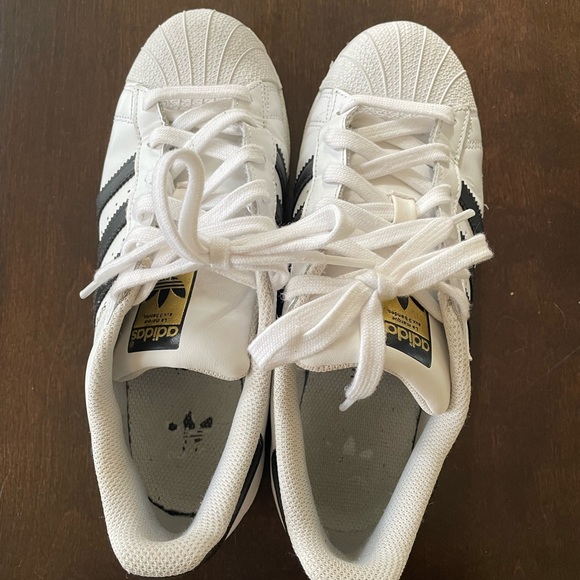 ❗️SOLD❗️Women’s Adidas Superstar - Picture 4 of 8